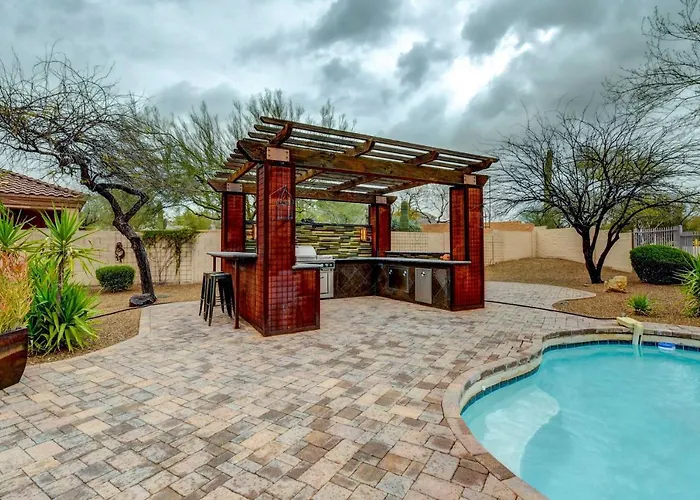 Luxe Couples Retreat W/ Pool & Outdoor Kitchen! Phoenix