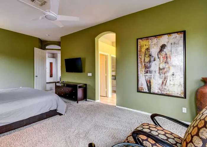 Luxe Couples Retreat W/ Pool & Outdoor Kitchen! *