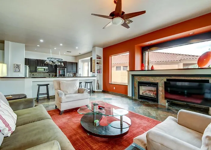 Luxe Couples Retreat W/ Pool & Outdoor Kitchen! *