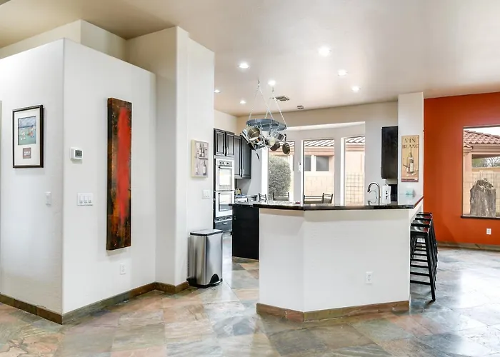 Luxe Couples Retreat W/ Pool & Outdoor Kitchen! Ferienhaus Phoenix