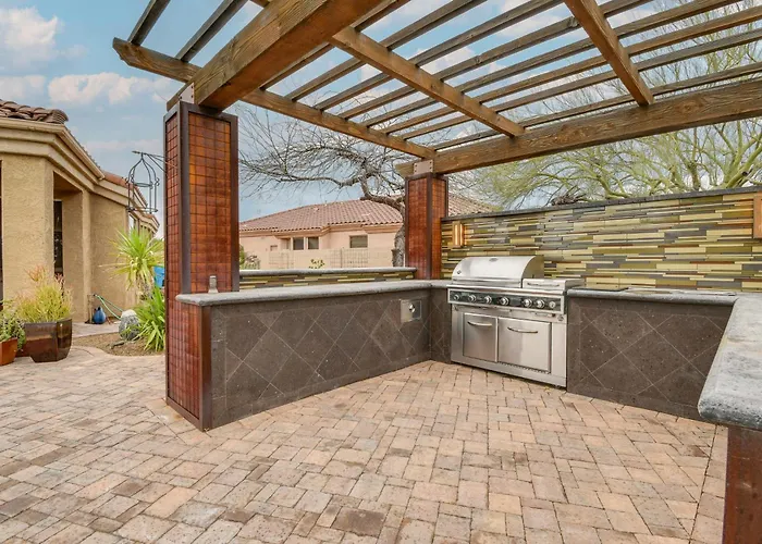 Luxe Couples Retreat W/ Pool & Outdoor Kitchen! Ferienhaus *