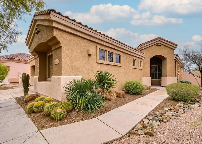 Luxe Couples Retreat W/ Pool & Outdoor Kitchen! *