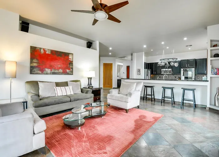 Luxe Couples Retreat W/ Pool & Outdoor Kitchen! *
