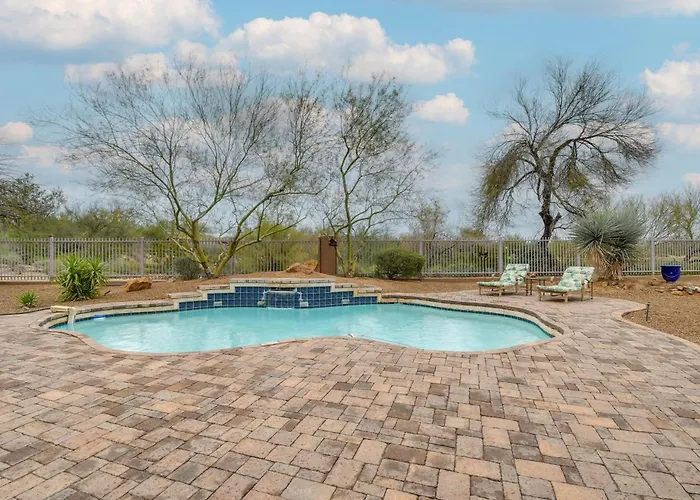 Luxe Couples Retreat W/ Pool & Outdoor Kitchen! Phoenix